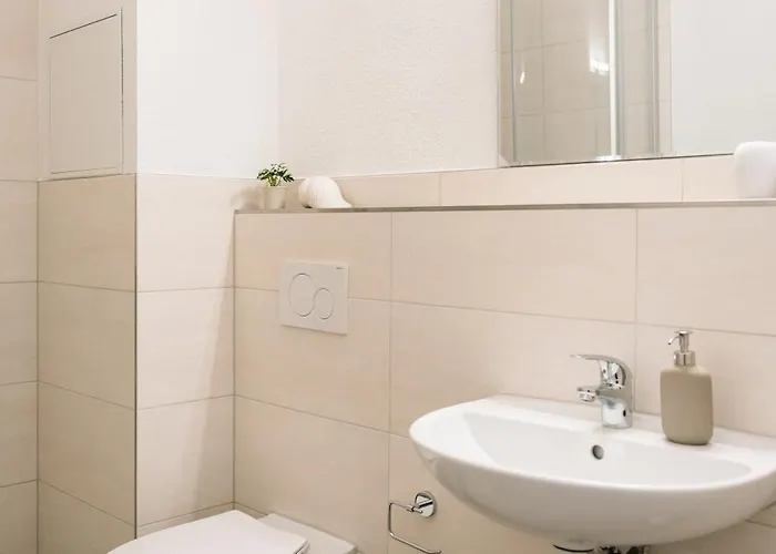 Anger17-2, Zentrales 2-zimmer-apartment In Apartment Dessau-Rosslau